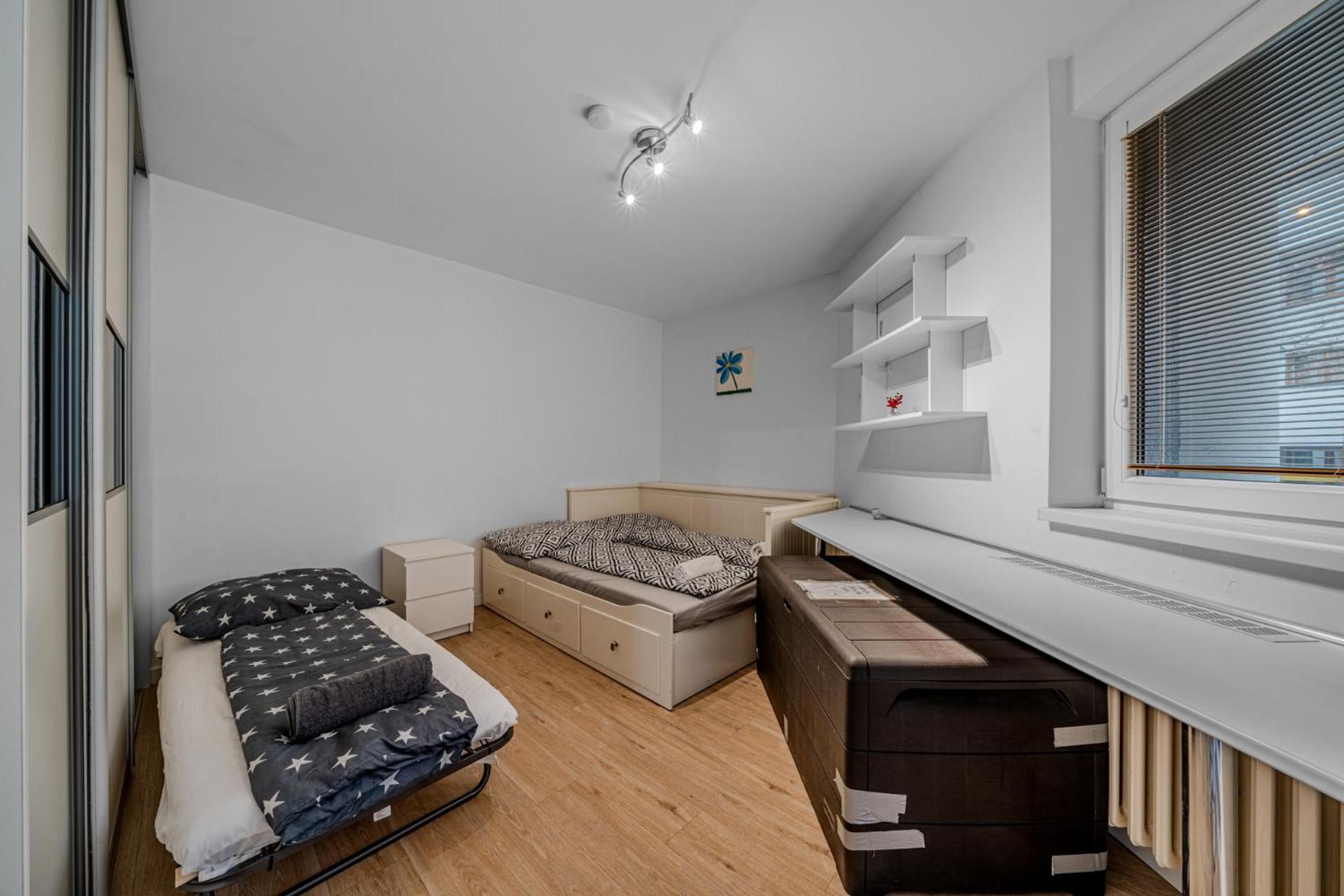 Huge Apartment Next To Train Station Close To The City Center Братислава Экстерьер фото